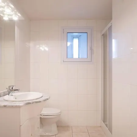 Magnifique Villa, Piscine Chauffee, Proche Casa vacanze Avrillé